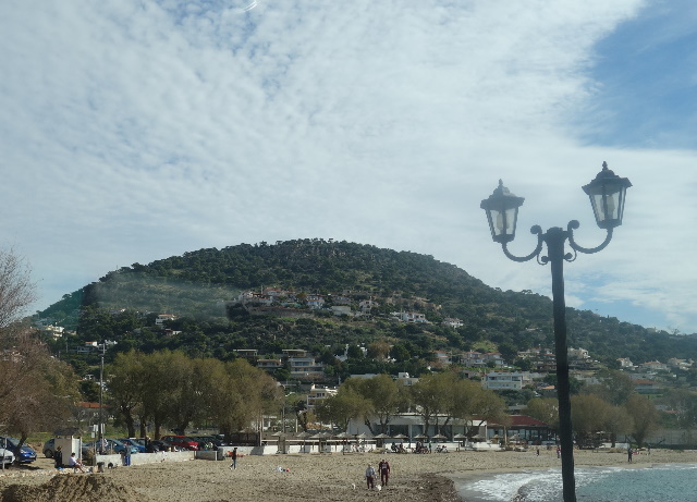 Δήμος Κρωπίας: Αυστηρό διαπαραταξιακό «όχι» του δημοτικού συμβουλίου στην «τοπική κοινότητα» Αγίας Μαρίνας 