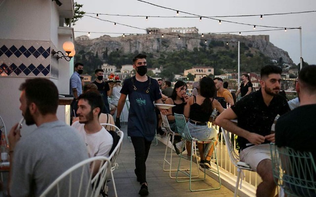 Κορωνοϊός: Πώς κατανέμονται γεωγραφικά τα 77 νέα κρούσματα