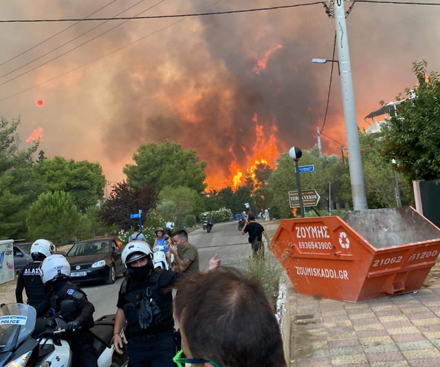 Βαρυμπόμπη – ΒΑ Αττική: Ο εφιάλτης της φωτιάς δεν έχει τέλος (Συγκλονιστικό βίντεο)