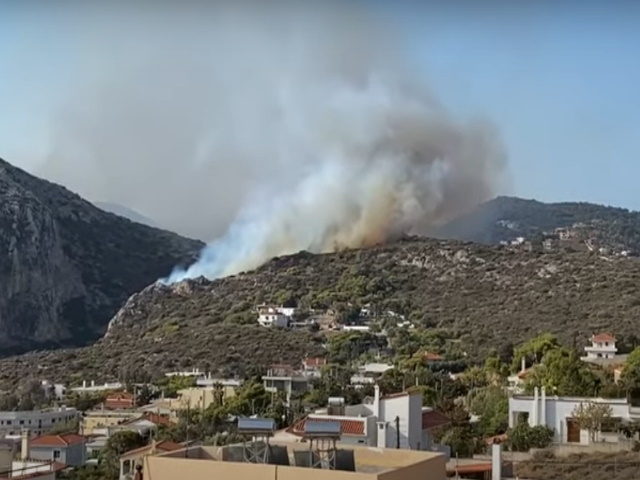 Υπό έλεγχο η φωτιά στη Λάκκα Κακιάς Θάλασσας Κερατέας (Βίντεο)