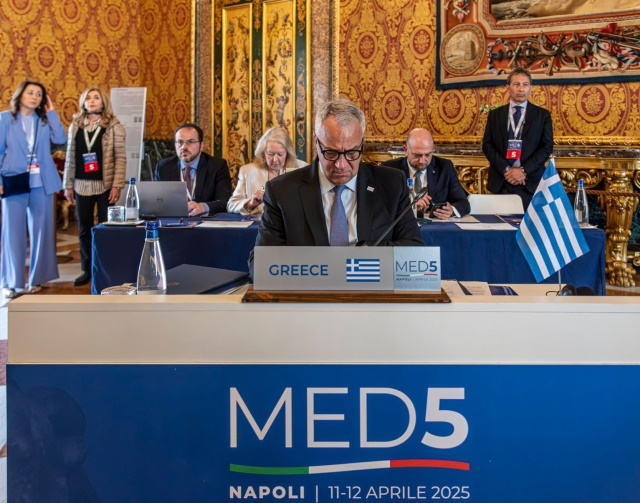 Επιμονή στις απελάσεις: Ο Βορίδης αγνοεί τις ανάγκες της ευρωπαϊκής αγοράς εργασίας