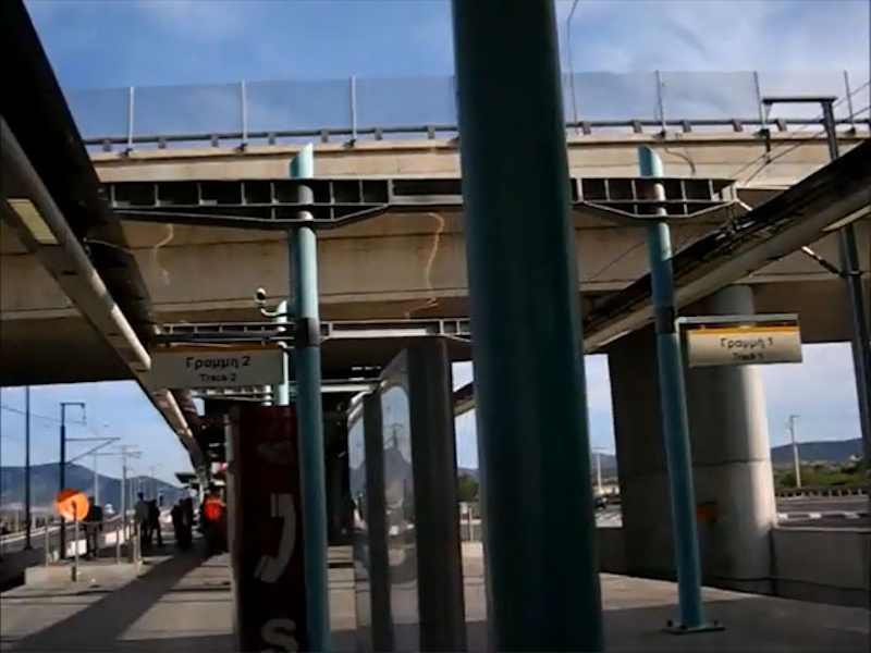 Προαστιακός Κορωπίου: Παγιδεύτηκαν στο ασανσέρ δύο άτομα – Δίχως τέλος η απαξίωση των υποδομών 