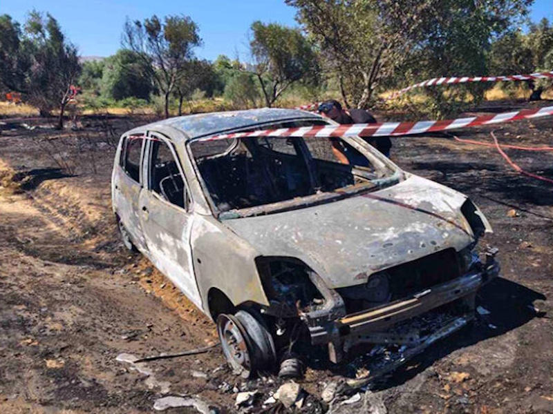 Σπάτα: Οριοθετήθηκε σε μισή ώρα η φωτιά – Απανθρακωμένη σορός μέσα σε ΙΧ