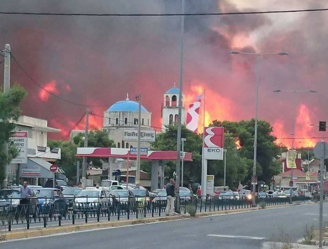 Συγγενείς θυμάτων στο Μάτι: Δεν θα παρευρεθούμε οργανωμένα στα συλλαλητήρια για τα Τέμπη