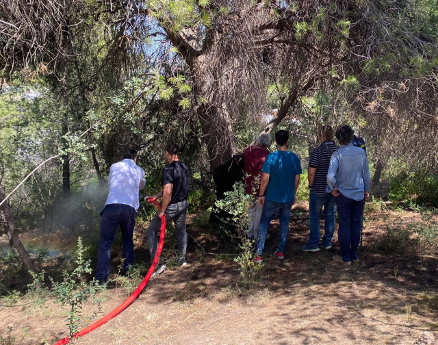Γλυκά Νερά: Η άμεση αντίδραση πολιτών έσωσε τον λόφο Φούρεσι από καταστροφική πυρκαγιά (Φωτός)