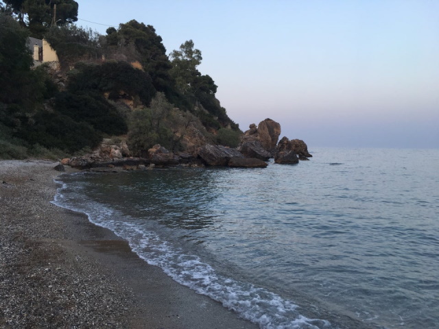 Πόρτο Ράφτη: Και άλλος τραυματίας το βράδυ του μαχαιρώματος στην παραλία της Ερωτοσπηλιάς