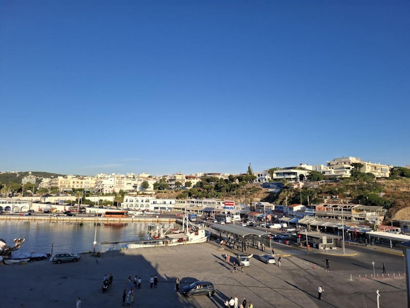 Ραφήνα: Πόσα πλοία αντέχει τελικά το λιμάνι και η πόλη;