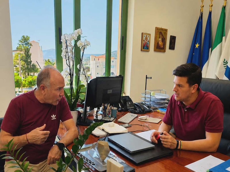 Ακούσογλου μετά τη συνάντηση με Παπαχρήστου: Πρώτα ο Σαρωνικός, μετά οι παρατάξεις (Συνέντευξη)