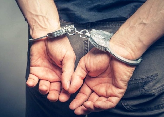 Χειροπέδες σε δραπέτη έμπορο ηρωίνης μετά από αστυνομική επιχείρηση στην Αρτέμιδα! 