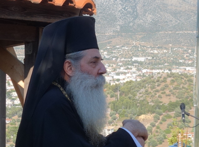 Κάθετα υπέρ των εμβολιασμών ο Πειραιώς Σεραφείμ: Όχι στη γνώμη αυτών που έχουν το θράσος της αγνοίας (Βίντεο)