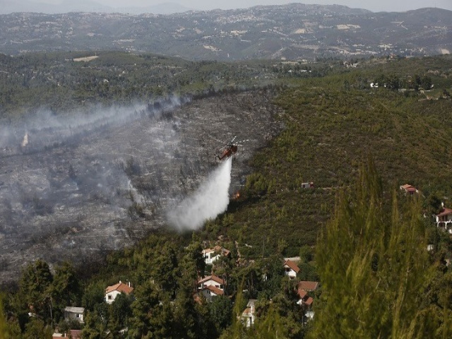 Σταμάτα: Σε ύφεση η πυρκαγιά – Παραμένουν σε επιφυλακή ισχυρότατες δυνάμεις – 4 συλλήψεις