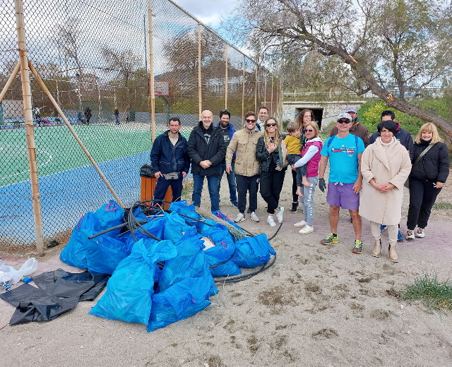 Περιβαλλοντική ευαισθησία στην πράξη από τον Σύλλογο Επαγγελματιών & Εμπόρων Σαρωνικού (Φωτός) 