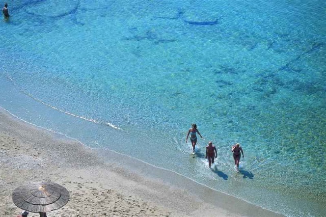Αυτές είναι οι 9 παραλίες της Ανατολικής Αττικής που βραβεύτηκαν με γαλάζιες σημαίες για το 2016!