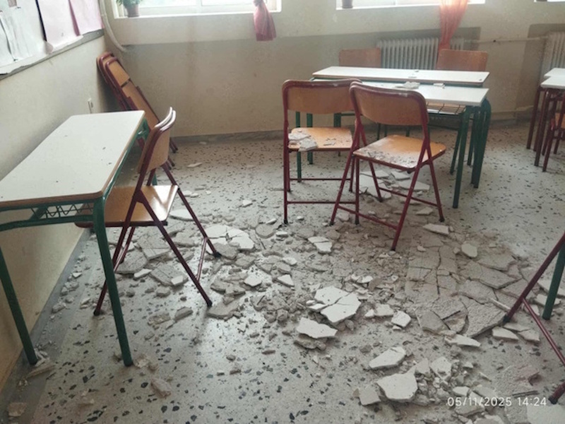 1ο Δημοτικό Πόρτο Ράφτη: Έξι μήνες μετά την πτώση σοβάδων, οι γονείς ζητούν ακόμη, απαντήσεις 