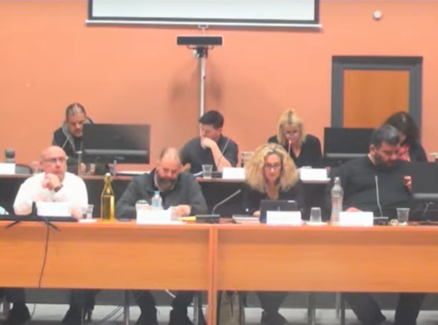 Τί απαντά ο δήμαρχος Σαρωνικού Δ. Παπαχρήστου στις αποχωρήσεις εντυπωσιασμού της αντιπολίτευσης (Συνέντευξη)