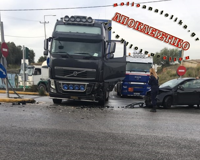 Άγιο είχε η οδηγός στην έξοδο Αττικής Οδού προς Ραφήνα! (Φωτός)