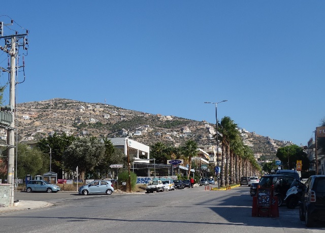 Η Σαρωνίδα στο 2ο απαγορευτικό: Χωρίς κίνηση και με ελάχιστους διαβάτες (Βίντεο)