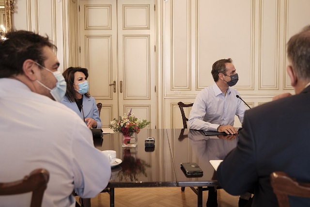 mitsotakis lianeborio