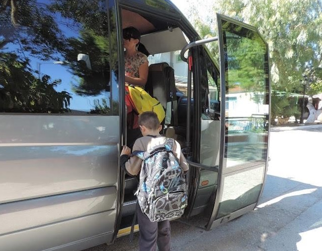 Ανατολική Αττική: Μαθητές όμηροι των «άγονων» δρομολογίων – Η Περιφέρεια σηκώνει τα χέρια