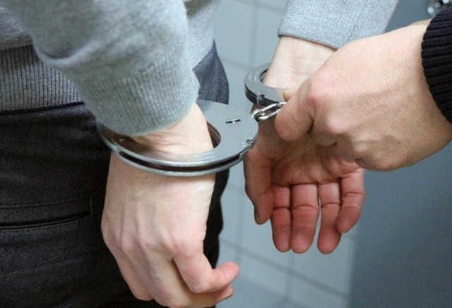Πολίτες του Κορωπίου συνέλαβαν και παρέδωσαν στην αστυνομία έναν ιδιαίτερα επικίνδυνο κακοποιό!