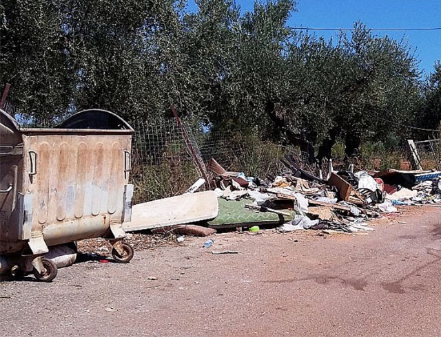Προ των ευθυνών τους θέτει τους πολίτες του Σαρωνικού, για τα σκουπίδια, ο δήμαρχος, Γ. Σωφρόνης! 