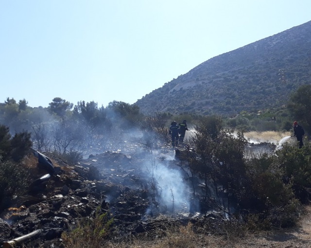 Πυρκαγιά κοντά στο νεκροταφείο Παιανίας: Η άμεση επέμβαση αποσόβησε τα χειρότερα! (Φωτός)