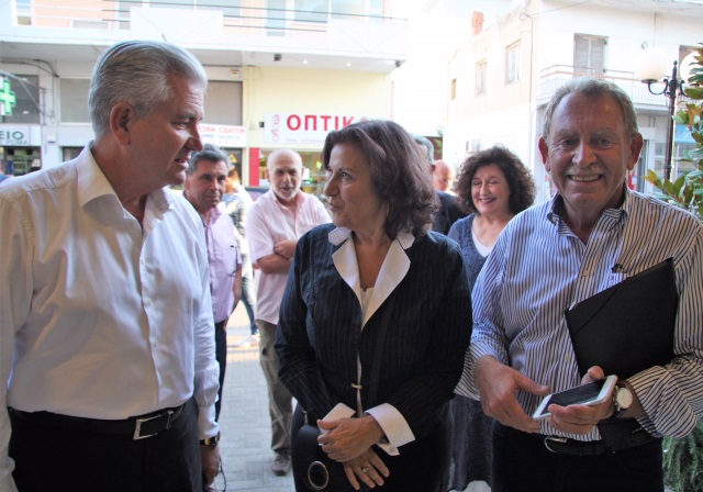 Τα εγκαίνια των... Κέντρων φτώχειας ξεκίνησαν από την Κερατέα με την παρουσία και της Θεανούς Φωτίου! 