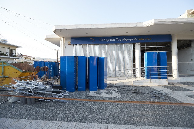 Η έκρηξη στο ΑΤΜ των ΕΛΤΑ Κερατέας έβαλε χειροπέδες στον αρχηγό της σπείρας των... εκρηκτικών ληστών!  