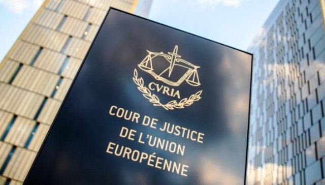 dikast anthr dikaiom