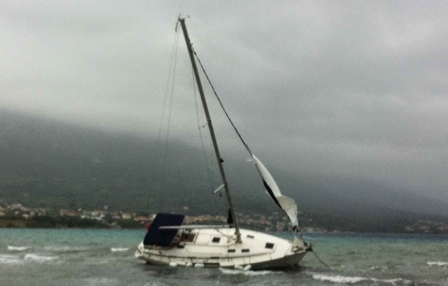 Όλα καλά με την προσάραξη ιστιοφόρου στα νότια της Μακρονήσου!