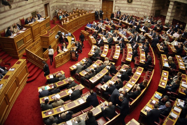 Τα «ναι» και τα «όχι» των 15 βουλευτών Αττικής στην αναδοχή παιδιών από ομόφυλα ζευγάρια!