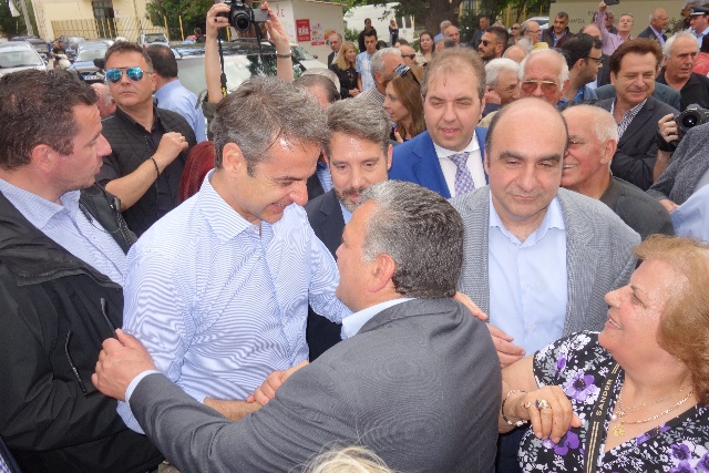 Ο Κυριάκος Μητσοτάκης στην Παιανία 40 χρόνια μετά την επίσκεψη, στην πόλη, του πατέρα του (Βίντεο & Φωτός)