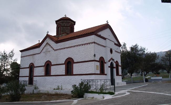 Η Λαυρεωτική γιορτάζει την Αγία Τριάδα!
