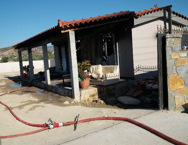 Τέλος δεν έχει η εγκληματικότητα των Ρομά στο Κορωπί: Η πυρκαγιά, οι πυροβολισμοί και οι συλλήψεις! (Φωτός)
